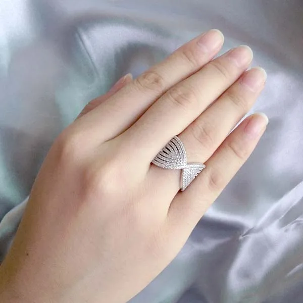 Newest Design Swan Three Finger Ring