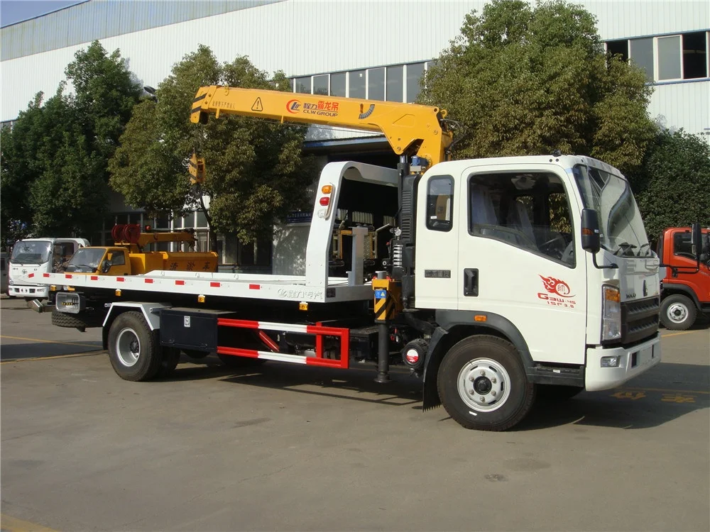 Chinese Factory Small Right Hand Drive Sinotruk 6 Wheel 4ton Self Loader Tow Truck with Crane