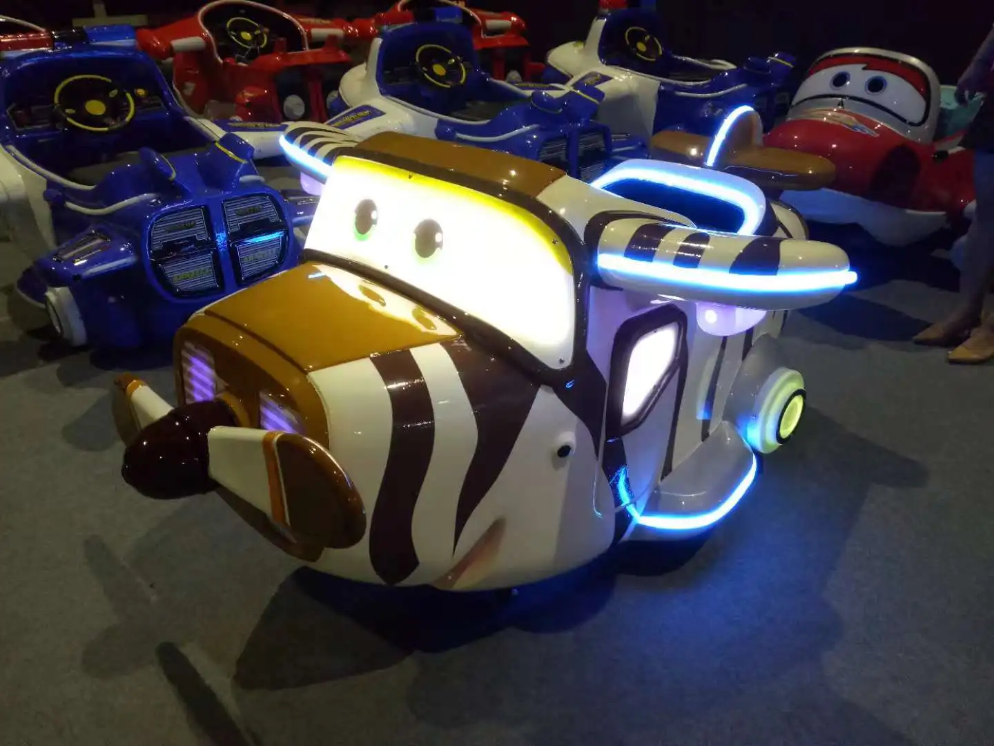 핫셀링 코인 운영 어린이 슈퍼 윙스-벨로 전기 자동차 게임기 판매