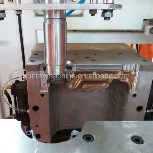 HDPE Drum 3 Layer Blow Molding Three Layers Jerry Can Manufacturing 20liter 25 Liter View Strip Making Machine