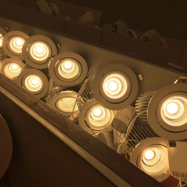 
 Светодиодный потолочный светильник с регулируемой яркостью, 0-10 в  