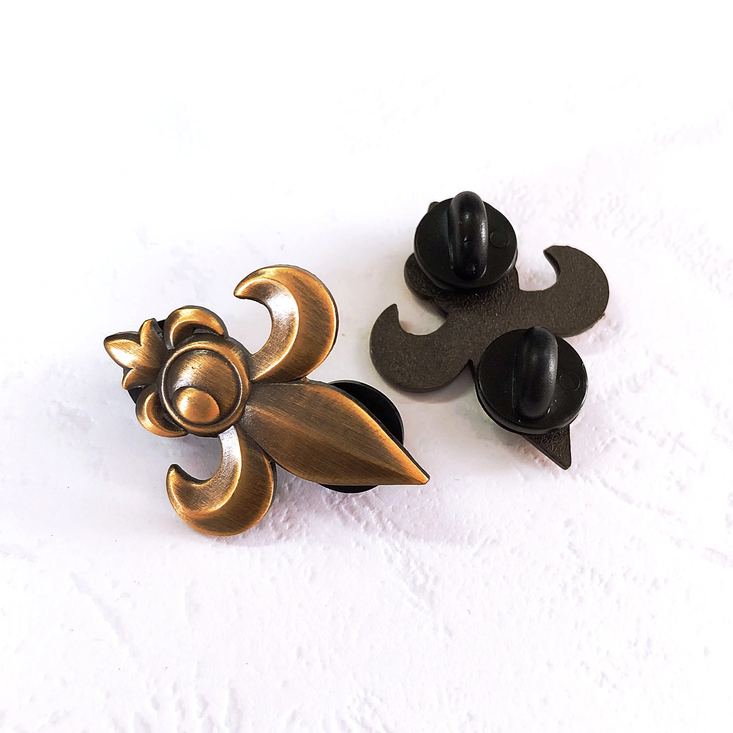 Прямая продажа с фабрики, под заказ, под старину, металлический значок под давлением, 3D булавка для лацкана