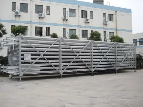 Мобильная противоскользящая заправочная станция СПГ