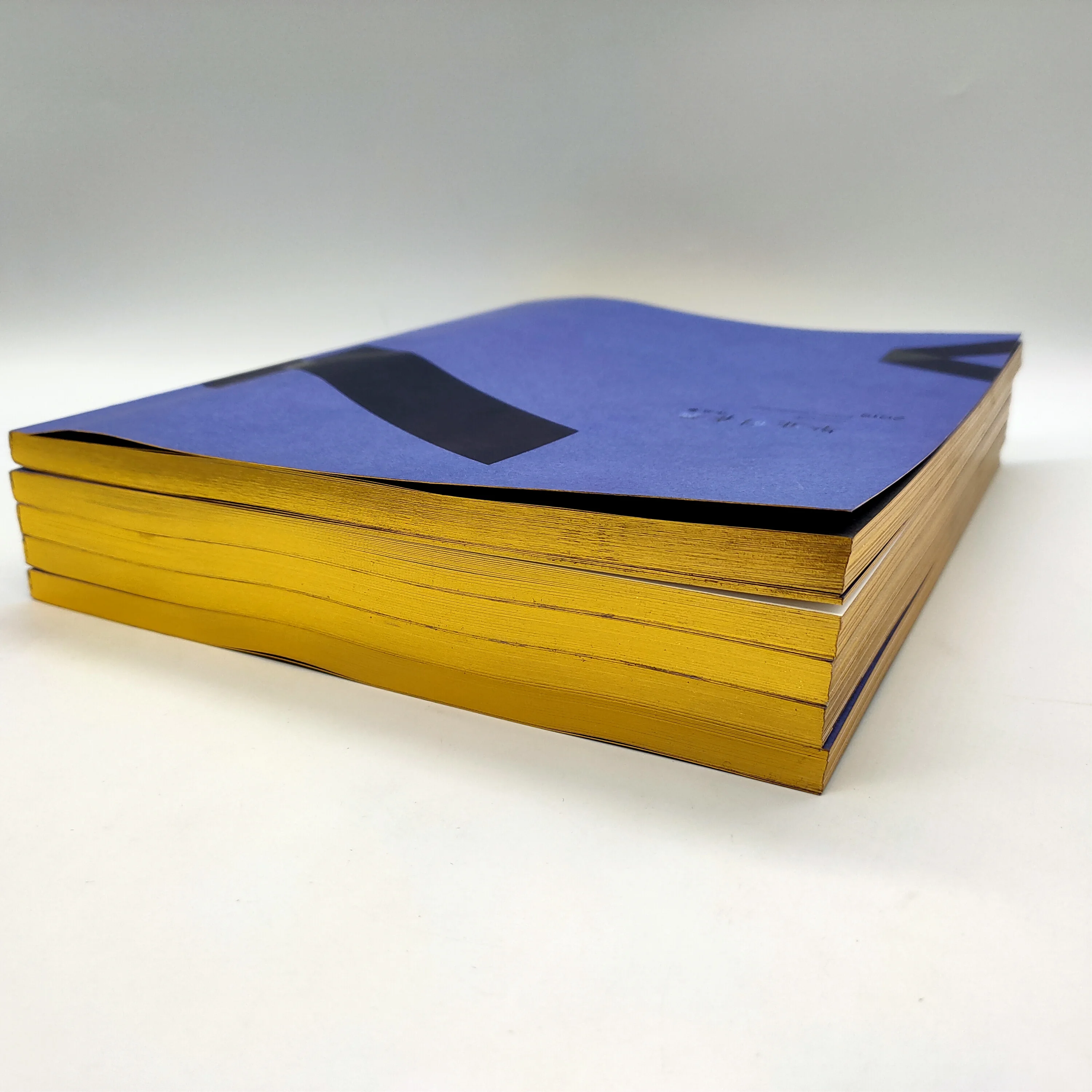 Пользовательская 100% биоразлагаемая переработанная цветная книга, услуги печати с фольгой, тиснение золотым краем