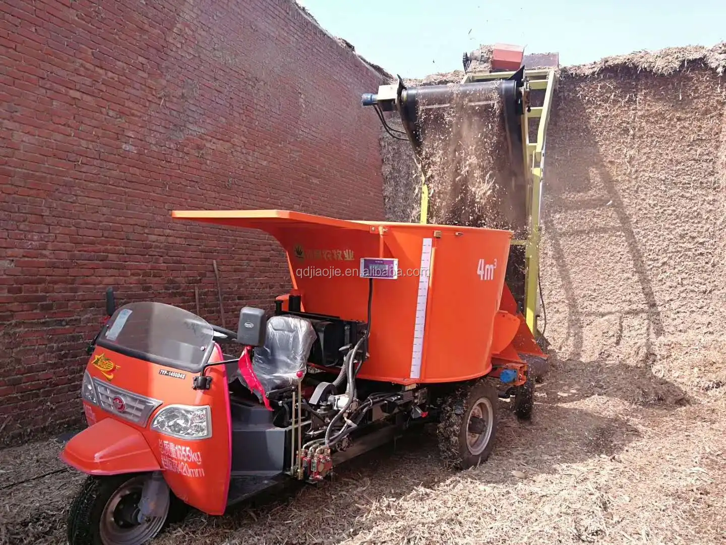 Single Auger Vertical Small Tmr Mixers,Selfpropelled Livestock Feed