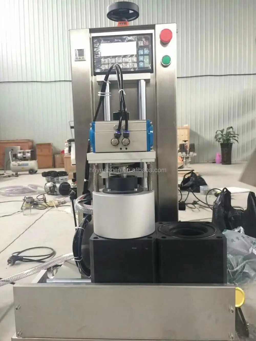 
 Профессиональный производитель со стеклянным кувшином/бутылка откручивающаяся крышка вакуумной укупорки машина для продажи  