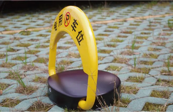 Portable Solar Remote Control Parking Space Protector Car Parking Lock