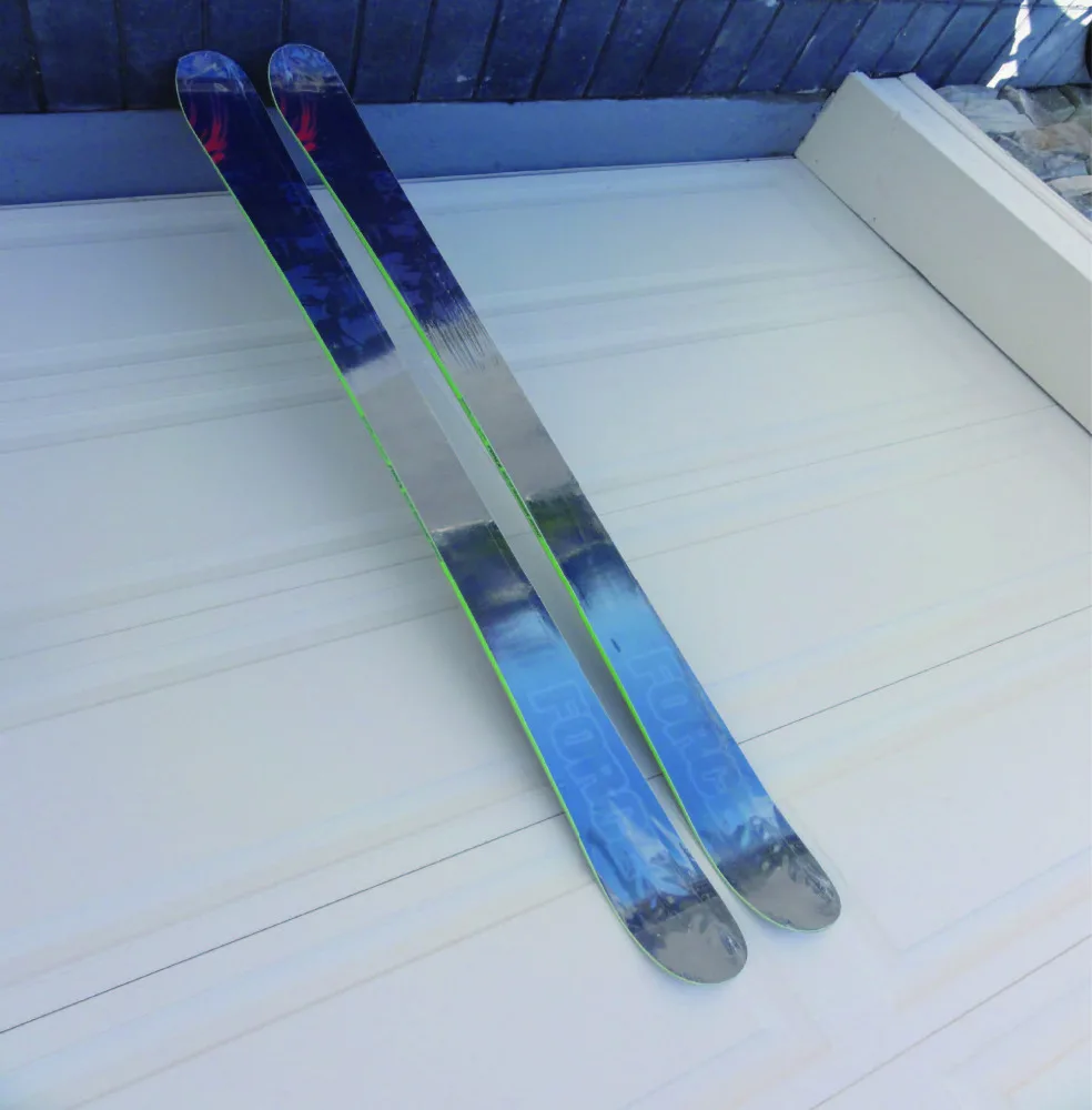 freestyle skis with bindings