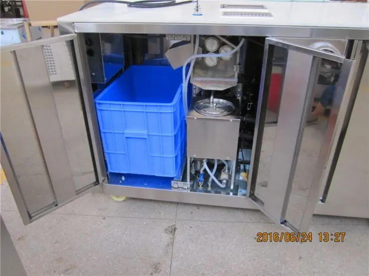 Chinese Manufacturer Sugarcane Juice Machine With Instant Chiller Extractor