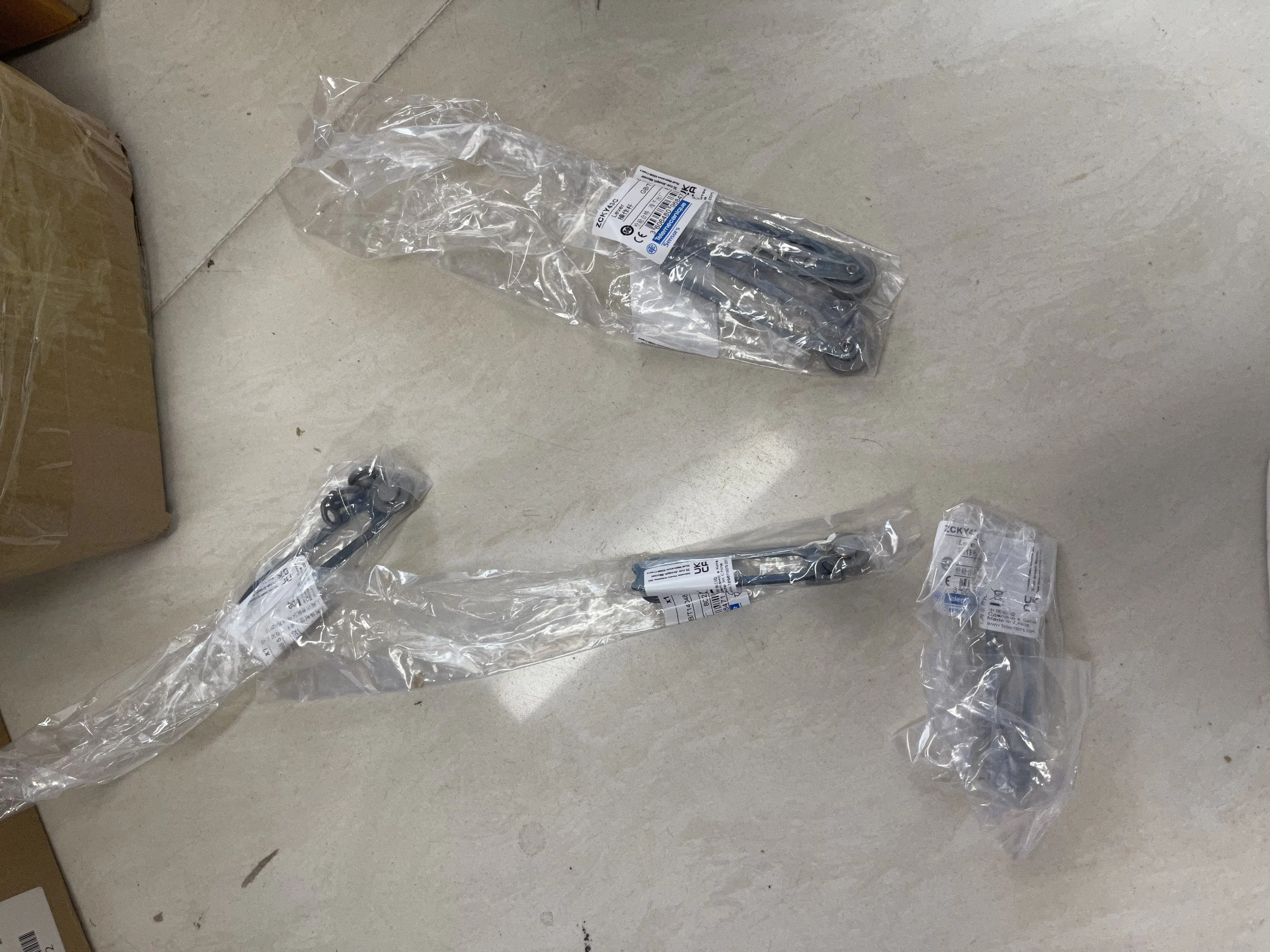 Telemecanique Photoelectric Switch / Limit Switch ZCKY43C