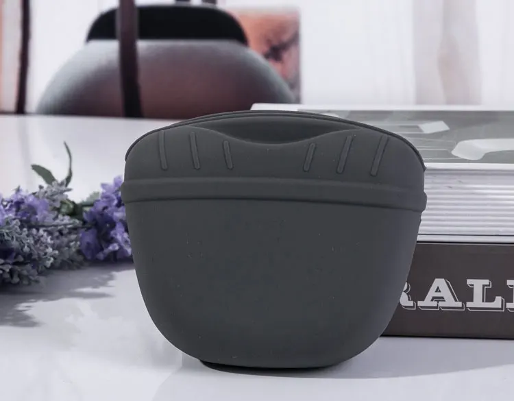 Custom Silicone Portable Dog Feeding Pouch Puppy Dog Training Treat Bag with Magnetic Closure Waist Clip