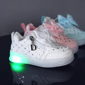 Spring and Autumn Girls Princess LED Sports Shoes With Soft Sole Children's Casual Single Led Shoes