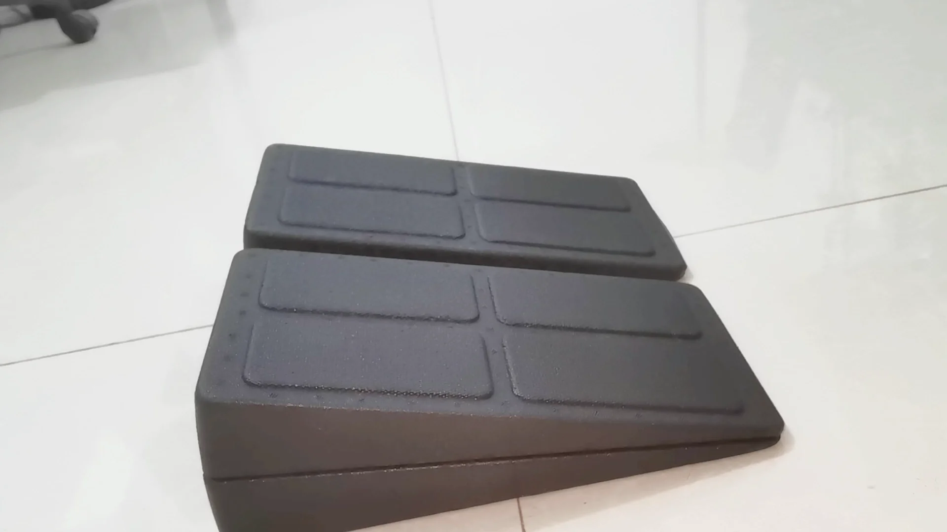 Elevated Squat Platform Slant Board For Squats & Stretching - Yoga ...