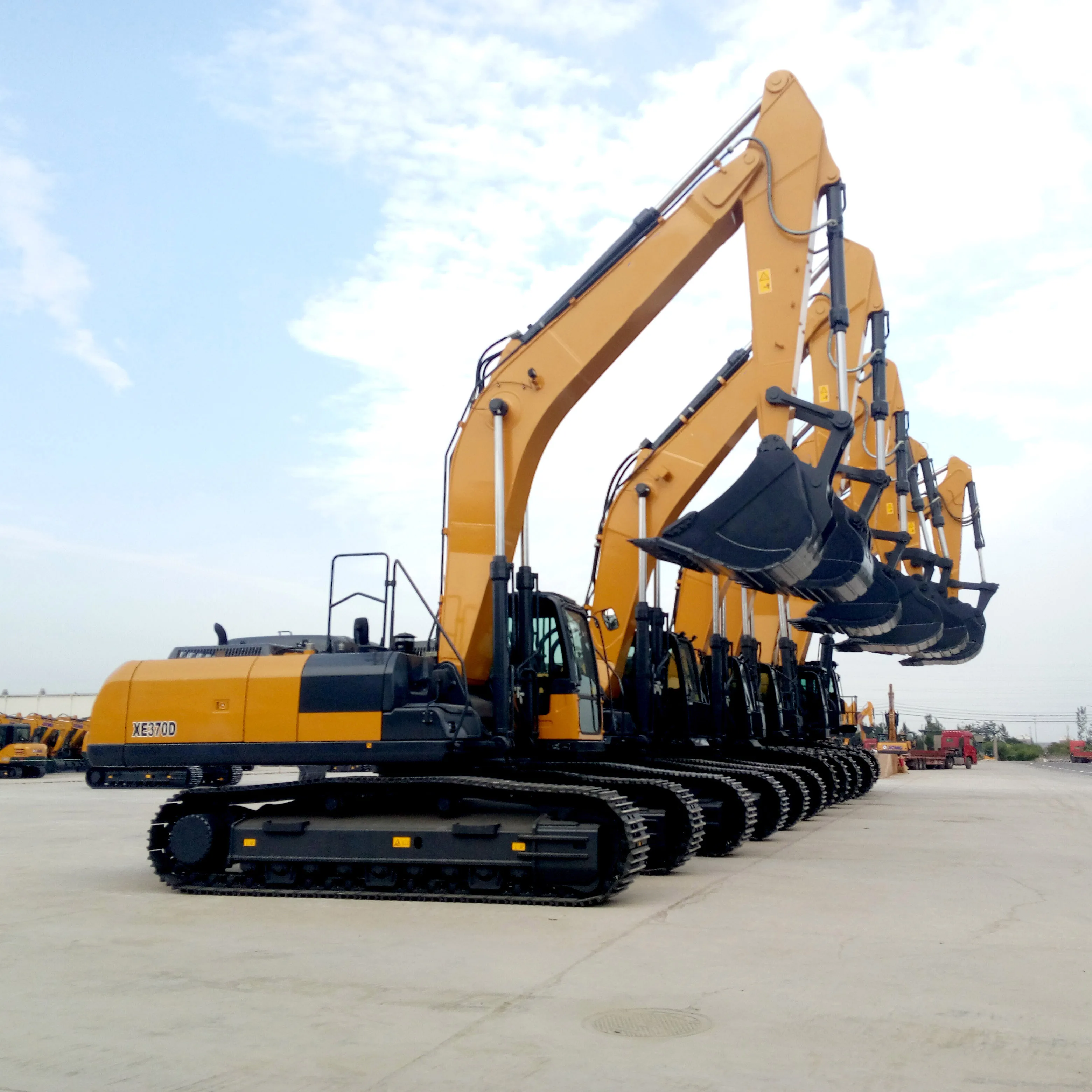 Xcmg xe235c. Гусеничный экскаватор xcmg xe235c. Экскаватор xcmg xe215c. Гусеничный экскаватор xcmg xe225dn. Гусеничный экскаватор xcmg xe235c.