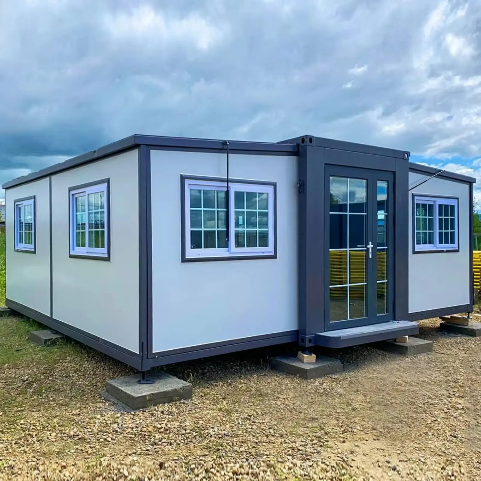 Ready to Ship 20ft Prefabricated Expandable Container House Prefab Mobile Tiny Home 2 3 4 Bedroom with Kitchen and Bathroom