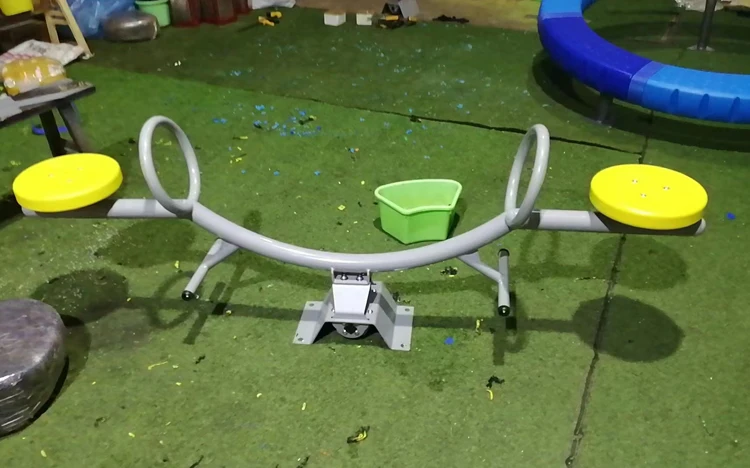 Wholesale Children's Garden Toys Outdoor Seesaw 1.8 Meters Long Plastic-metal Seesaw Outdoor Sports Fitness Play Equipment