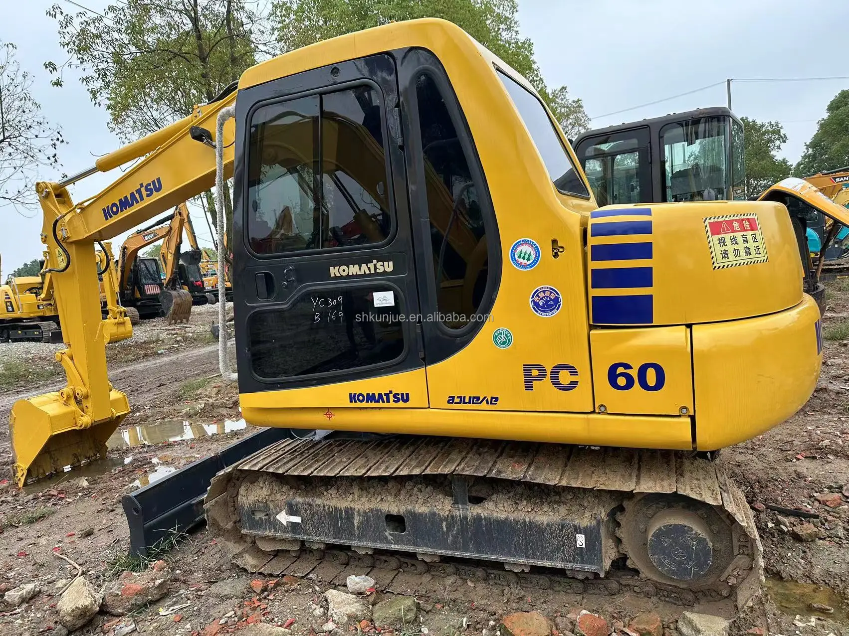 Japan Used Mini Excavator Used Komatsu Pc60 Excavator For Sale Small Excavator Epa Used 8648