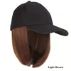 Casquette noire + cheveux châtain clair