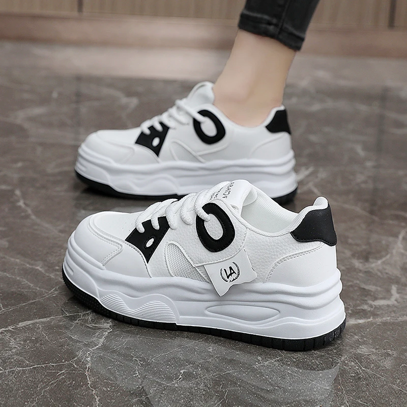 Scarpe da donna Made in China scarpe sportive di tendenza 2024