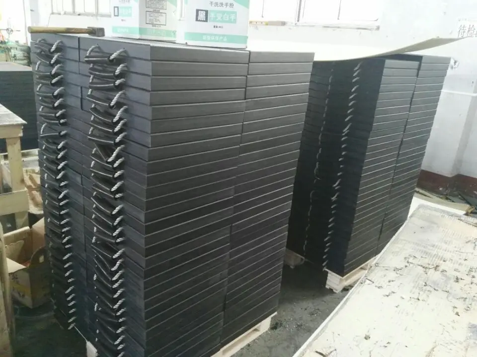 UHMWPE outrigger pad / crane foot pad with machined Logo and rough anti-slip surface