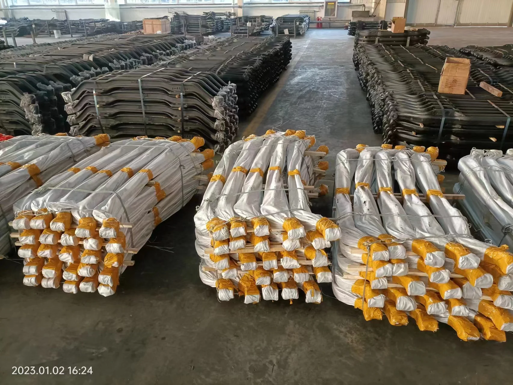 Factory Supply Front Axle Front Axle Mk309884 Mk309883 Mk309883