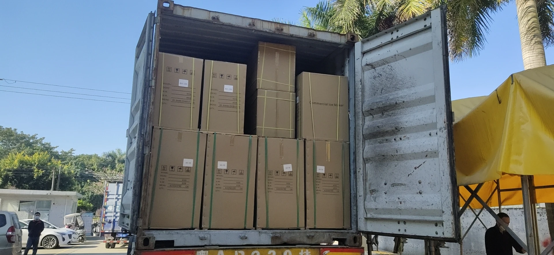 130kg Ice Making Machine For Making Ice Cube Ice Maker Outdoor In Stock