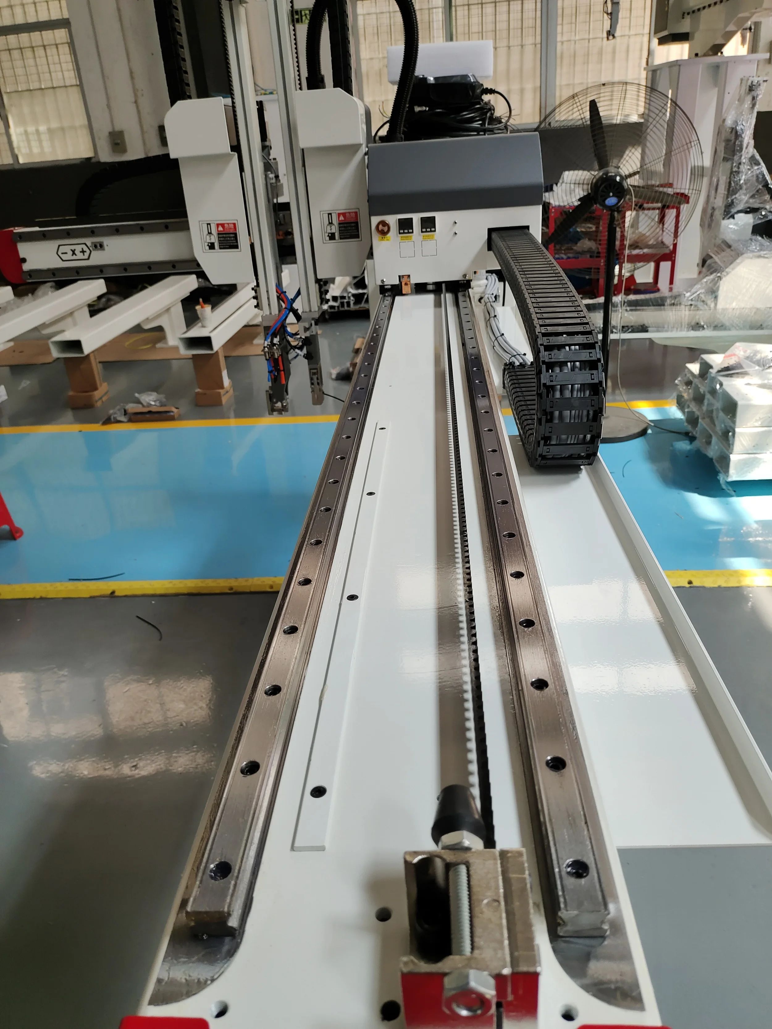 Robot Arm with Vacuum Suction Cup Xyz Telescopic 5 Axis Robot Arm