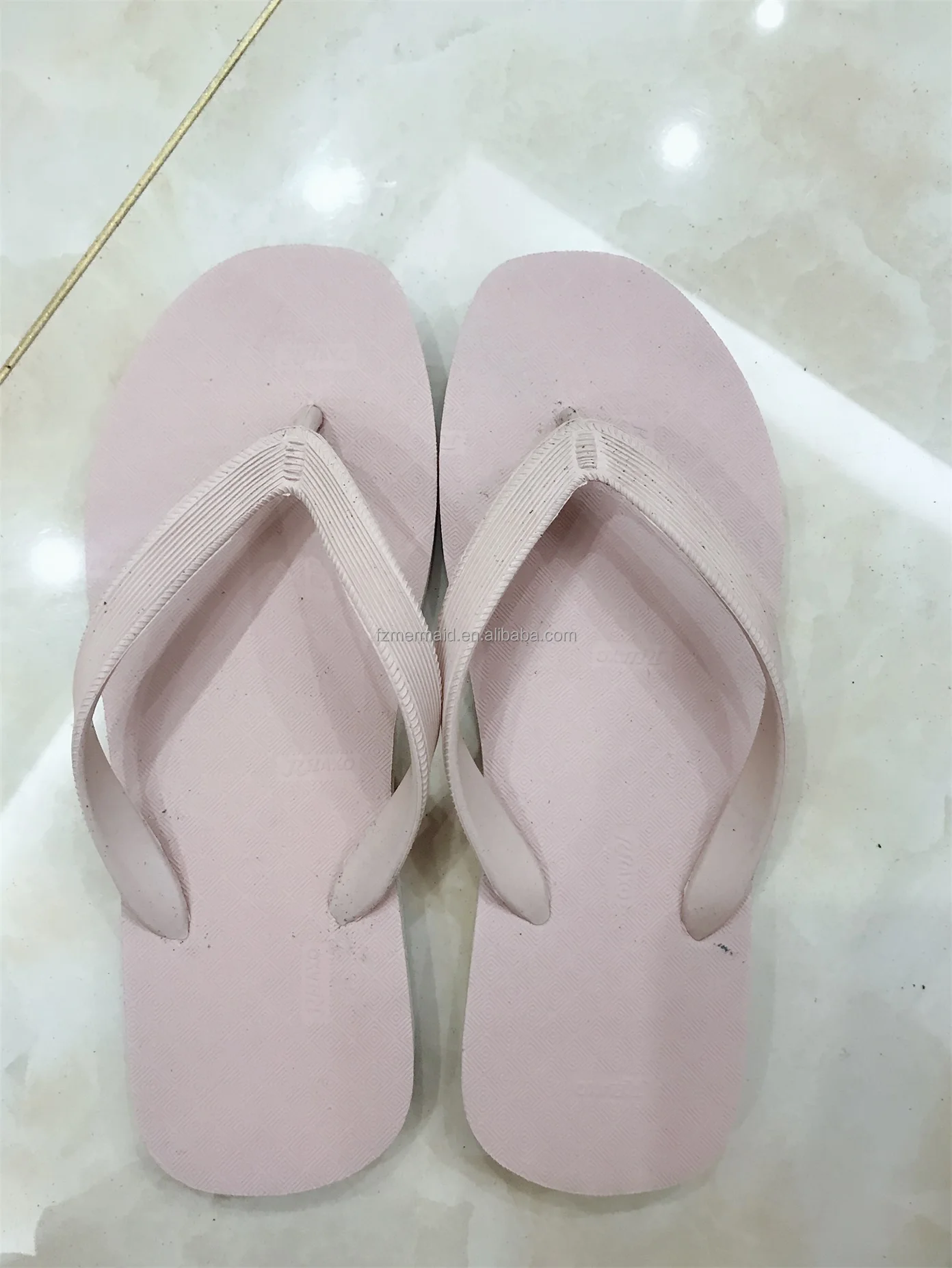 2024 High Quality Plain Flip Flops Wholesales in Bulk Men Slippers Beach Custom Flip Flops Home slippers