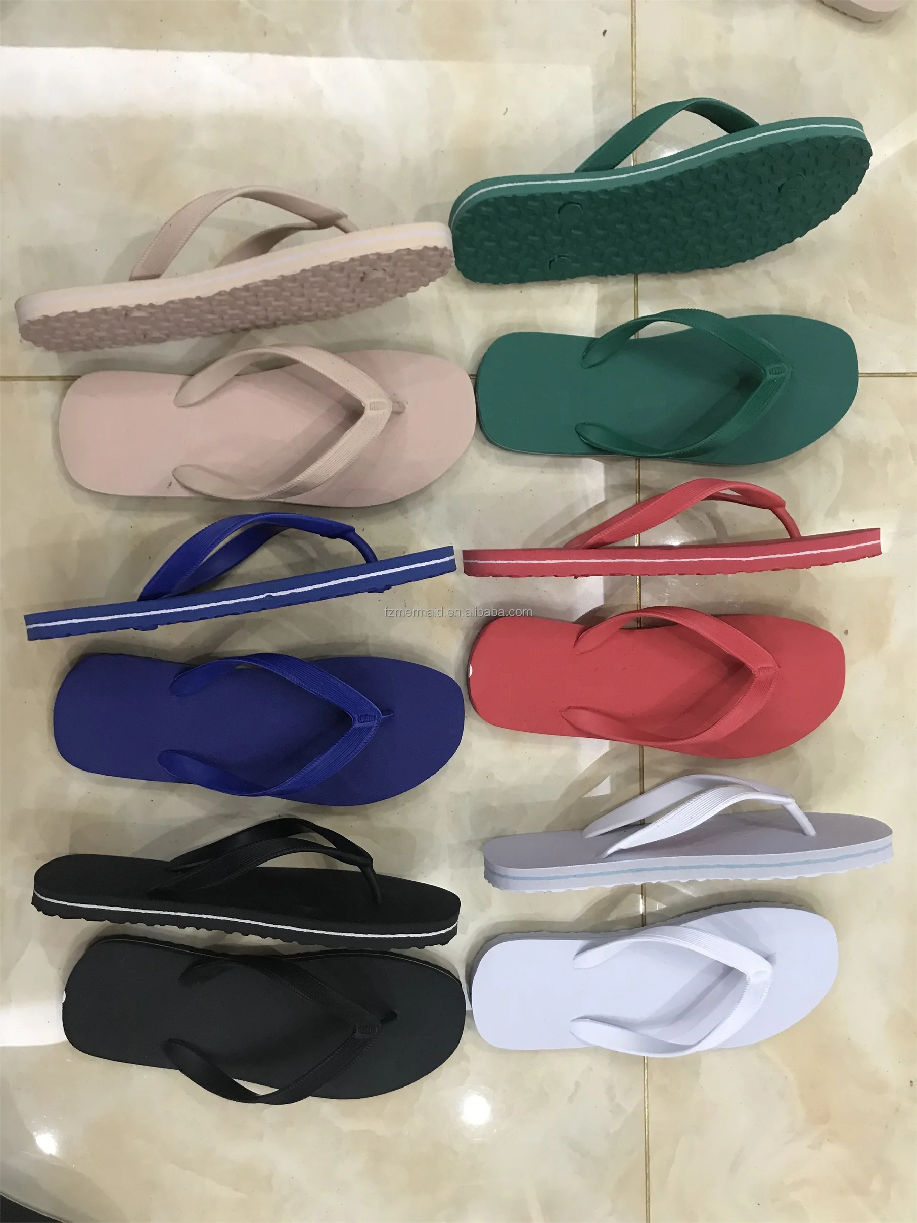 2024 High Quality Plain Flip Flops Wholesales in Bulk Men Slippers Beach Custom Flip Flops Home slippers