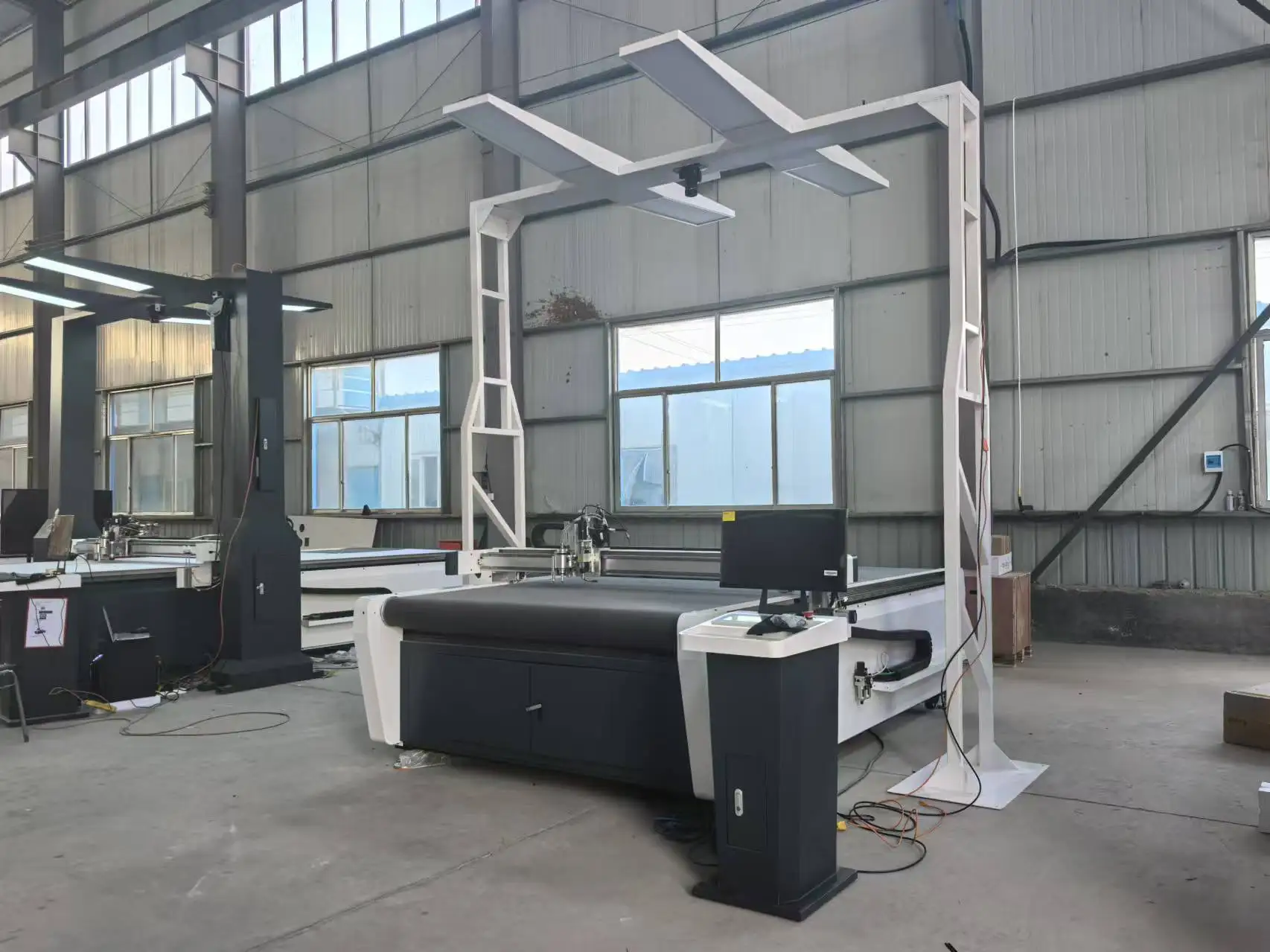 Flatbed CNC Knife Cutter Digital Cutting Machine for Garment Textile Prepreg Cloth Denim Fabric Neoprene