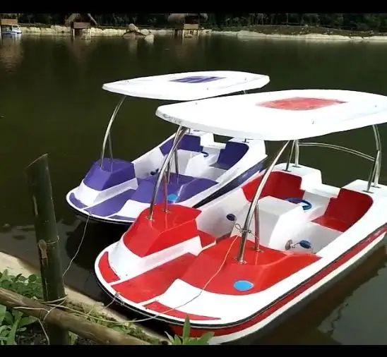 Water Park Outdoor Four Person Adult Water Boat Pedal Boat for Amusement Park