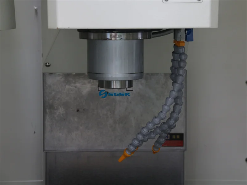 FANUC Cnc Milling Machine Price List VMC840 5 Axis Cnc Milling Machine for Precision Metalworking and Workshop