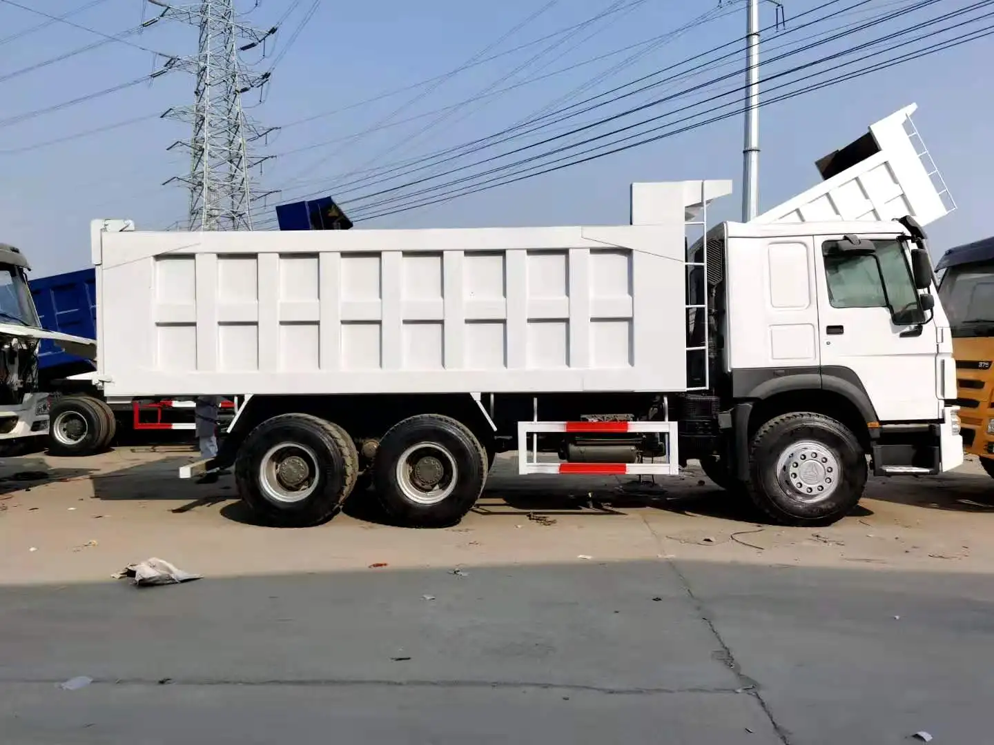 Refurbished Vehicle 35T HOWO 6*4 Year Manufacturer 2016/17/18 Second Hand Tipper Truck for Sale