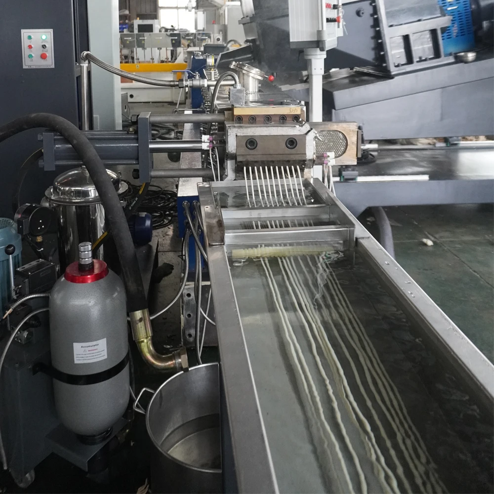 Parallel Twin Screw Extruder Water Strand PET Recycle Granulating Machine PET Bottle Flakes Granulator