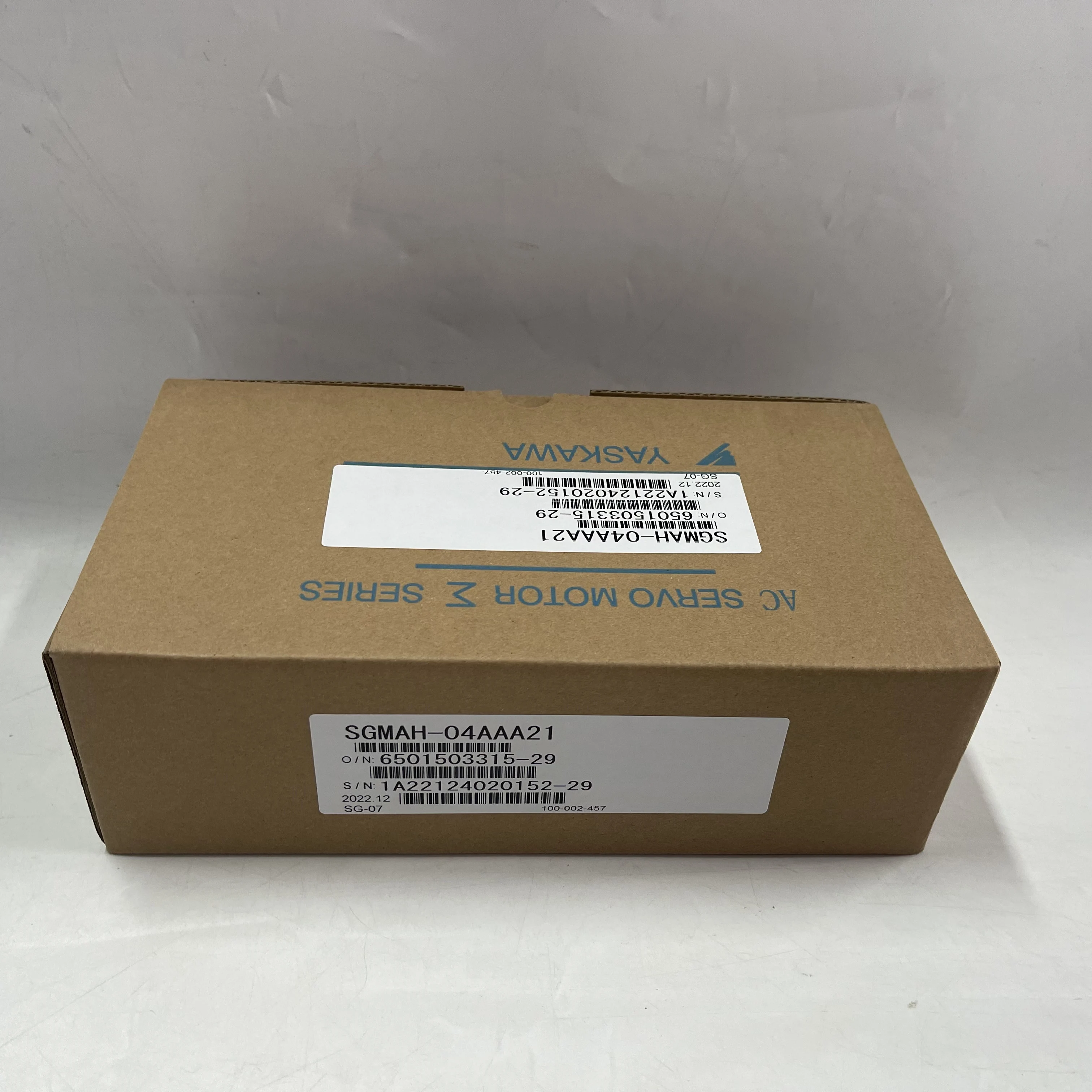Yaskawa AC Servo Motor SGMAH-04AAA21 Yaskawa AC Servo Motor SGMAH-04AAA21