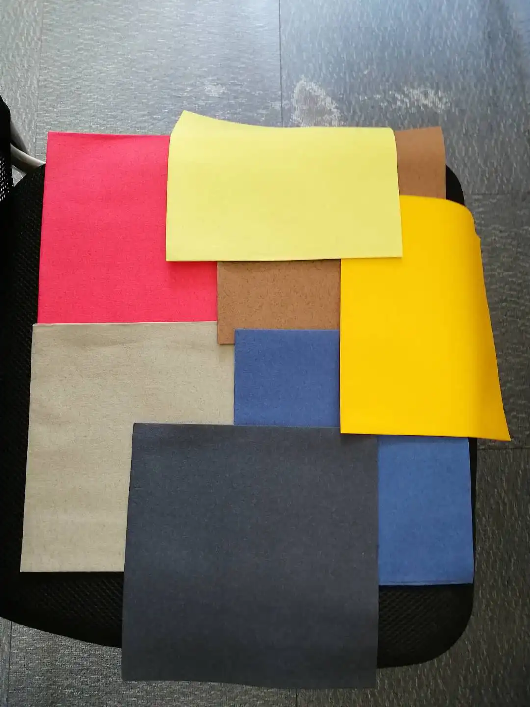 Бесплатные образцы Одноразовых Бумажных Салфеток черные льняные полотенца для гостей белые одноразовые столовые приборы карманные бумажные салфетки