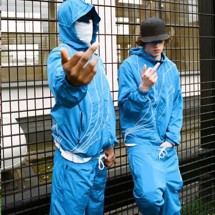 Salati Custom Winter Sports Tracksuit Regular Fit Mens Jogging Suit Windproof Lightweight Shell Tracksuit Set gallery 2