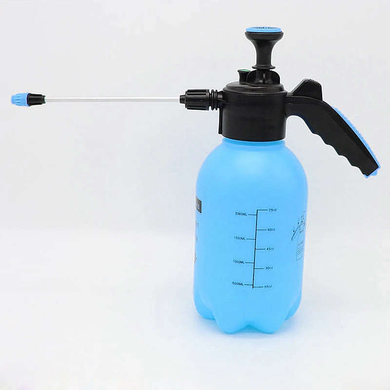 Pump action water mister