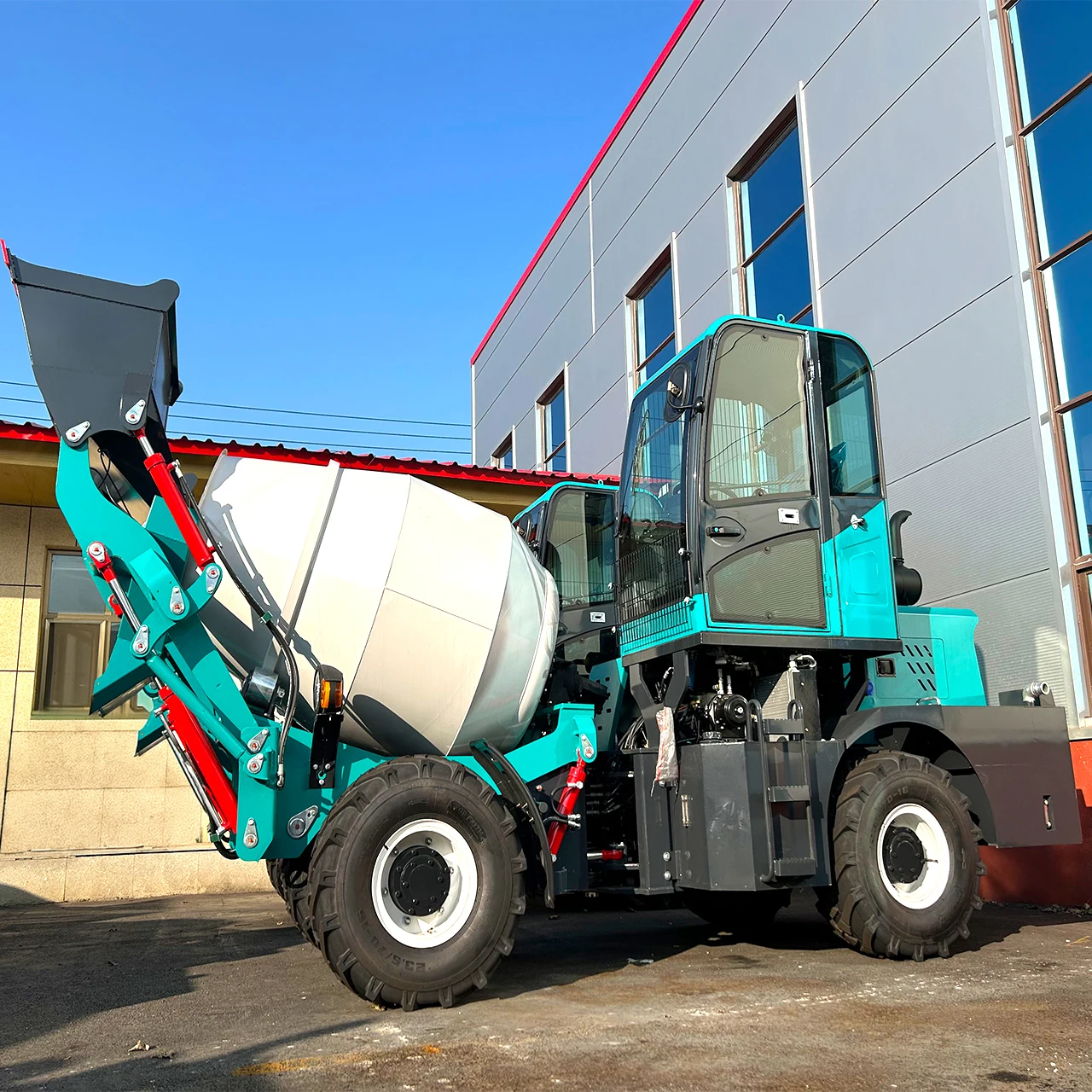 2.0 M3 3m3  4m3 4X4 Diesel Self Loading Concrete Mixer Propelled Small Concrete Mobile Concrete Mixer Truck for Sale