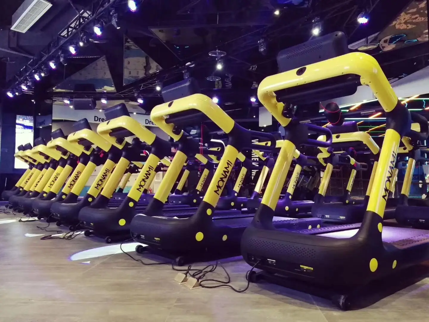 2022 Factory Sell Professional Running Machine Commercial Treadmill