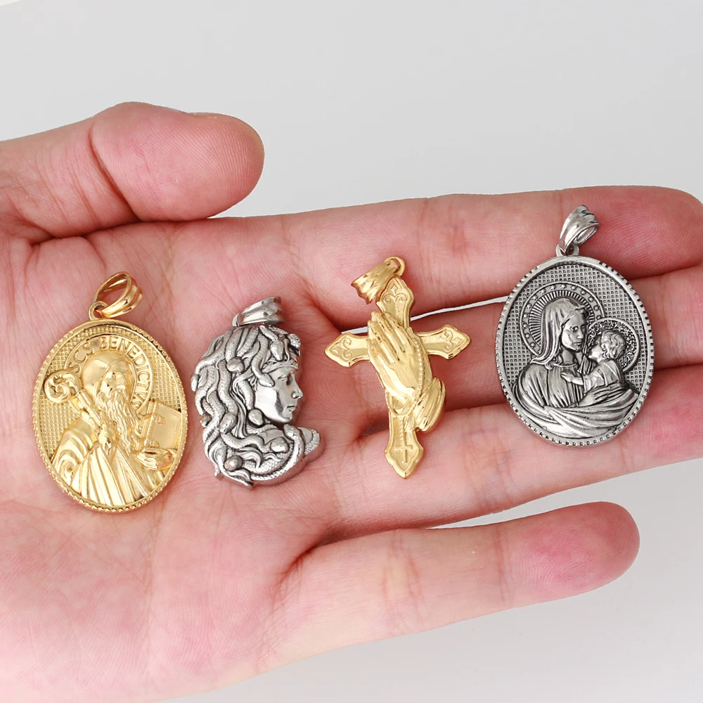 3D Design Mens 18K Gold Plated Medusa Religious Jesus Cross