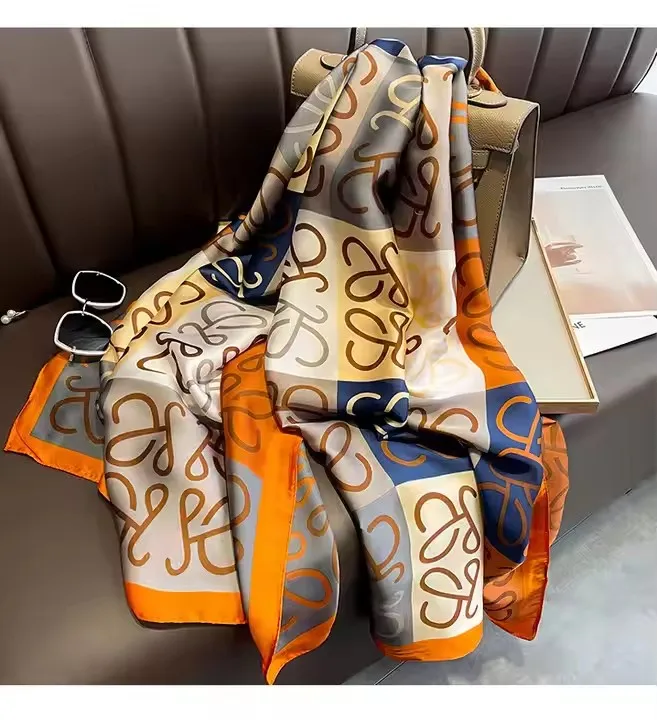 週セール中女王蜂 スカーフqb luxury silk scarf SALE]qb Luxury 十二
