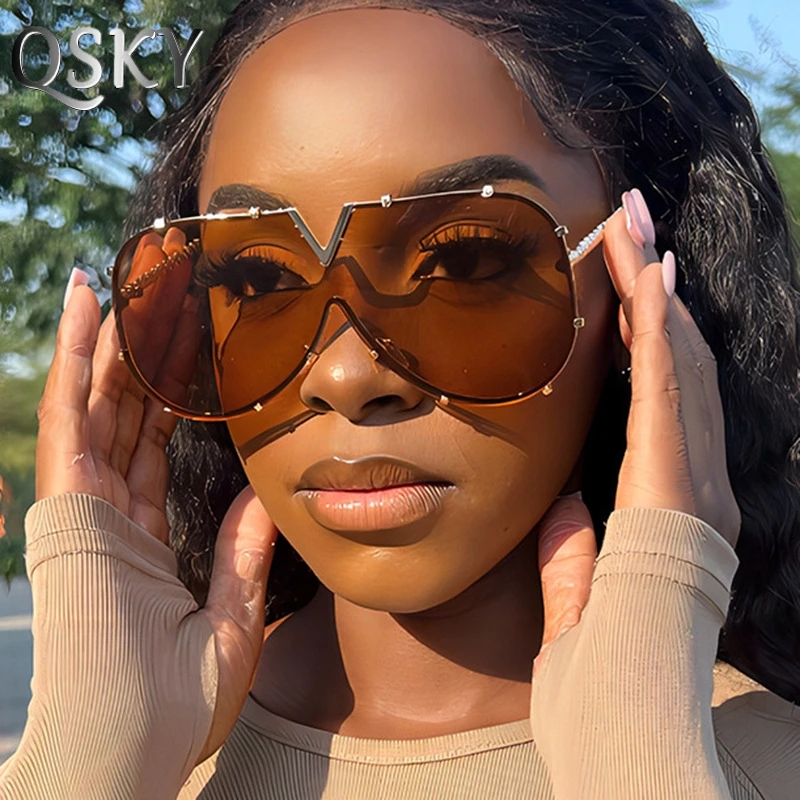 2025 Fashion One Piece Shield Sunglasses - Colorful & Stylish display picture 2