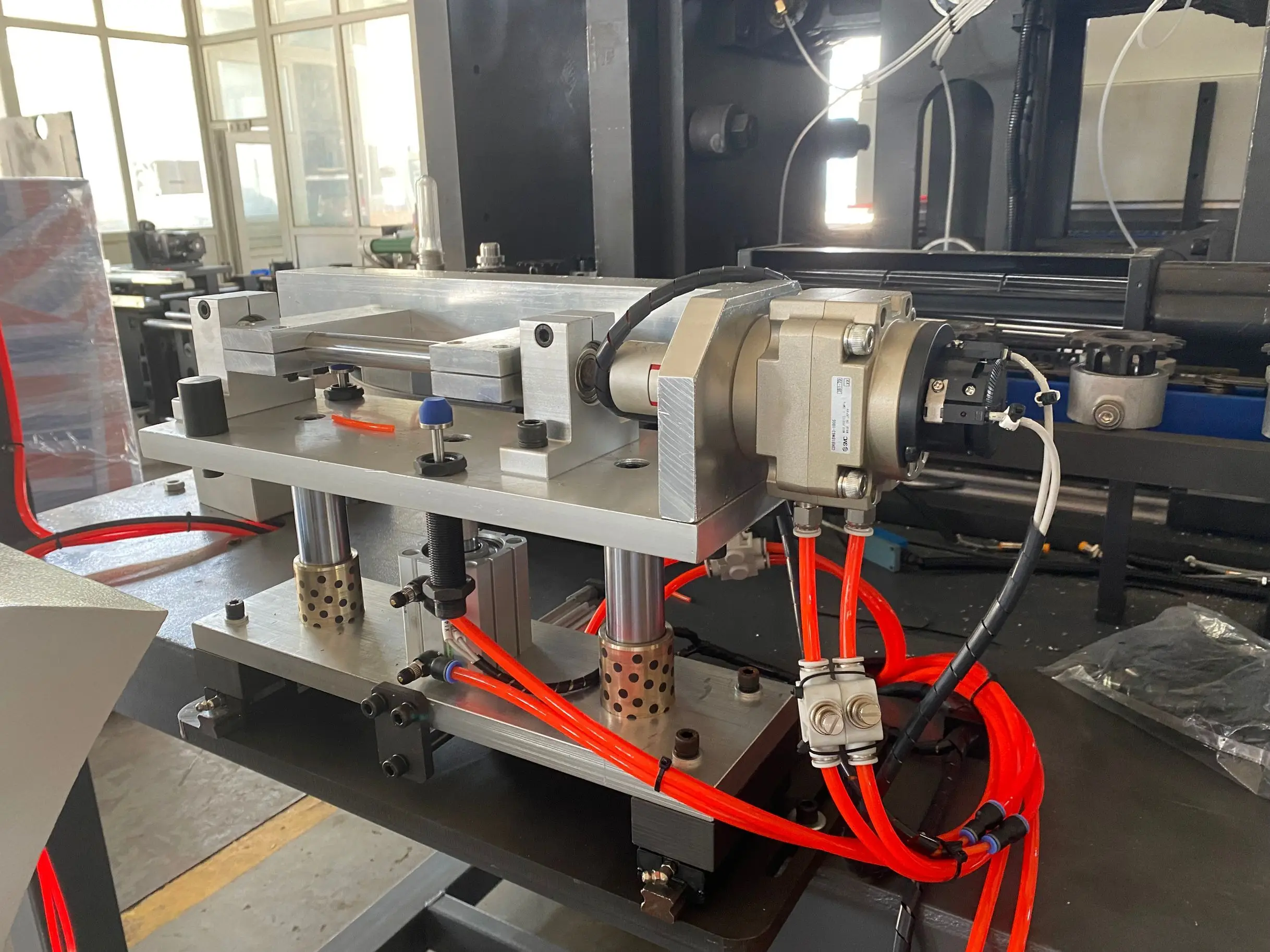 
 Taizhou 5l,20l full automatic 2, 6 cavity PET  water bottle stretch blow molding machine  