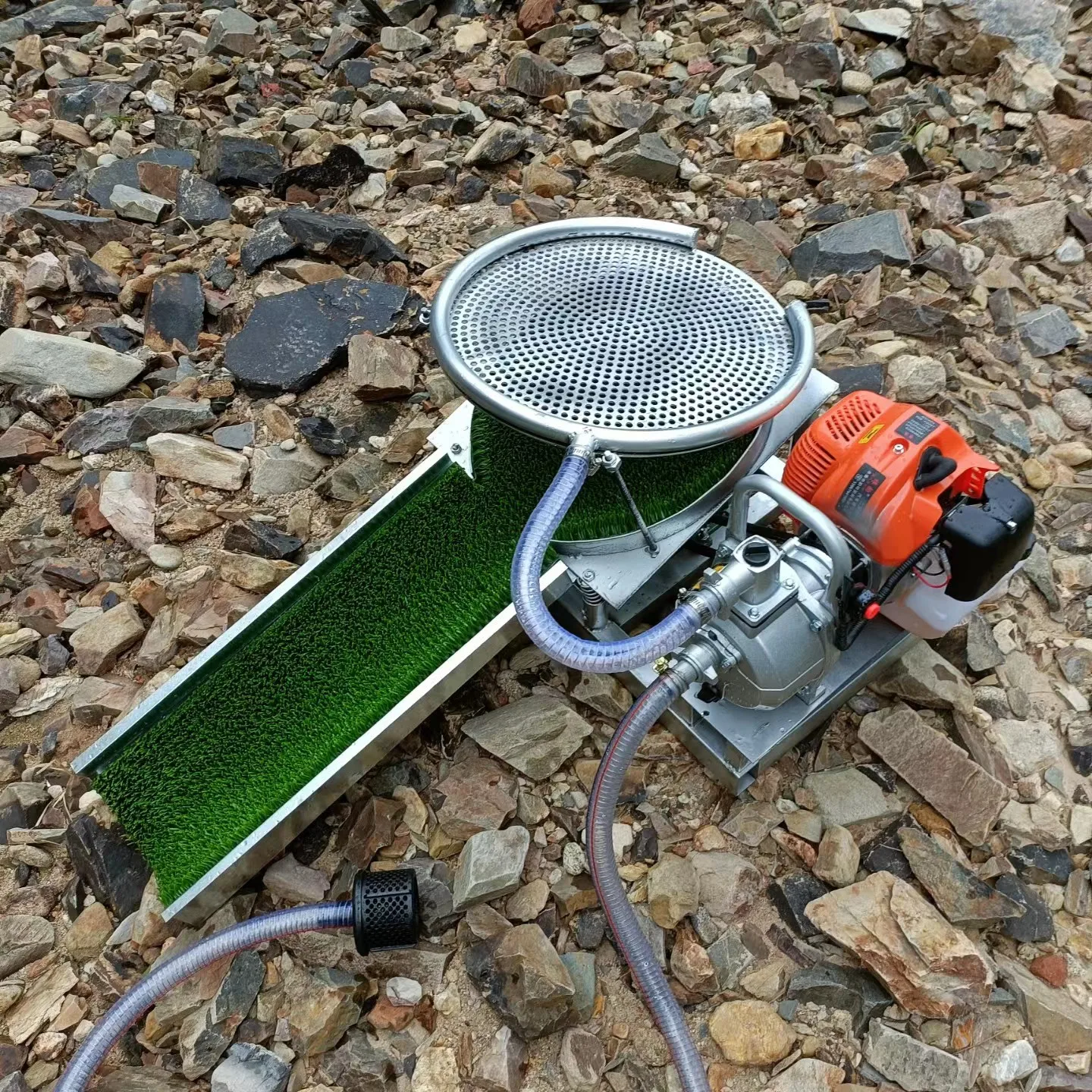 Portable Mini Gold Washing Machine Small Vibrating Sluice Box for Ore New Condition Gold Mining Application