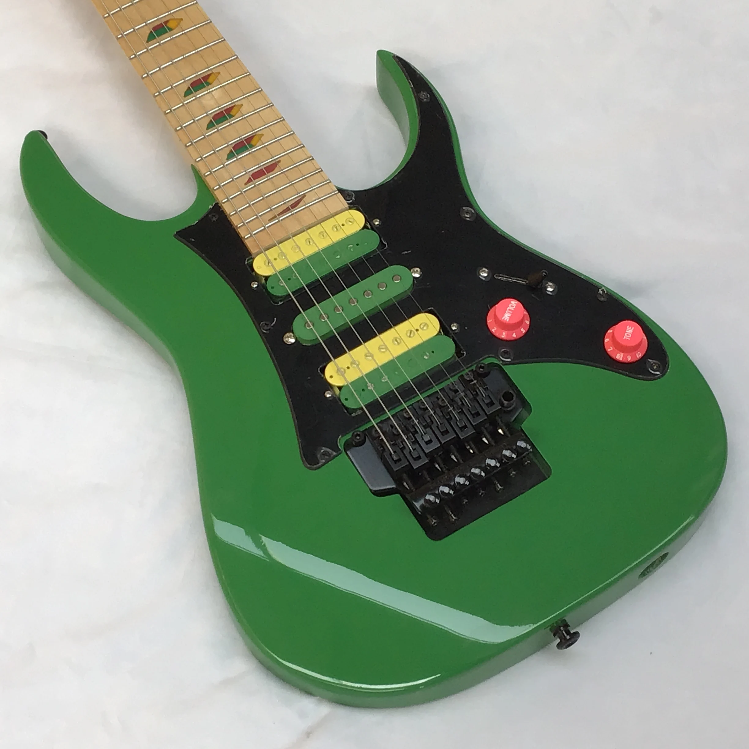 AIRCRAFT グリーンエレキギター　ジャンク MOOER GTRS S800 Green エレキギター（新品/送料無料）【楽器