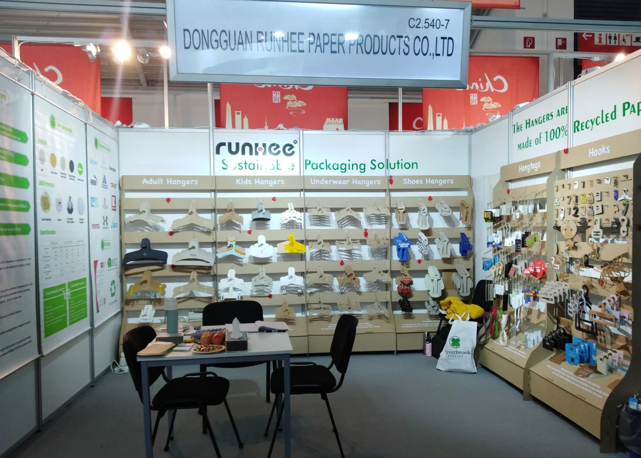 100% Recycled Paper Cardboard Flip Flop Hanger Custom Size For Retail Display