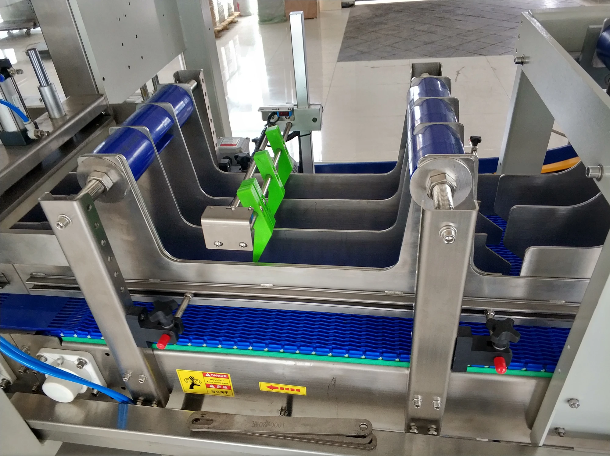 Fully Automatic Vertical Pick & Place case Packer Top Loading case ...