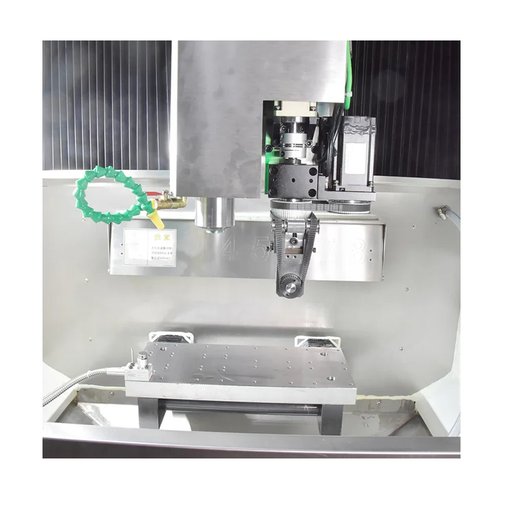 servomotor de tres ejes fresadora universal de alimentación automática. -  China fresadora universal, de fresado universal fresadora universal