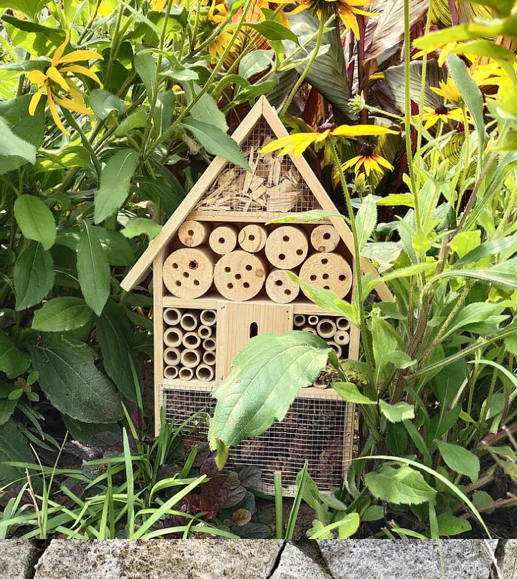 Outdoor Wooden Beneficial Bug House Garden Bee Hotel Insect House Wooden Backyard Bee Home